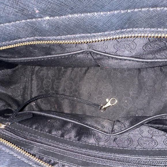 MICHAEL KORS “SELMA” LARGE BAG- ACCEPTING OFFERS! - Picture 5 of 16